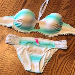 Victoria’s Secret bikini